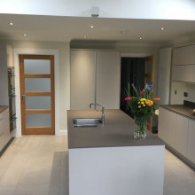 Modern style kitchen Lonsdale Kitchens Casmere